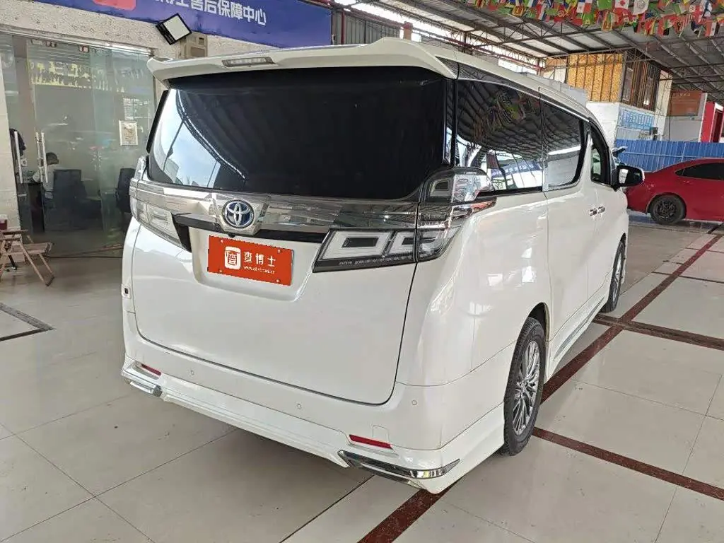 Toyota Vellfire 2020 — Photo 3/10