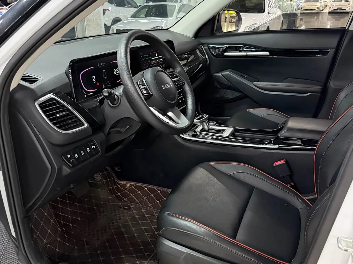 Kia Seltos 2023 — Photo 3/8