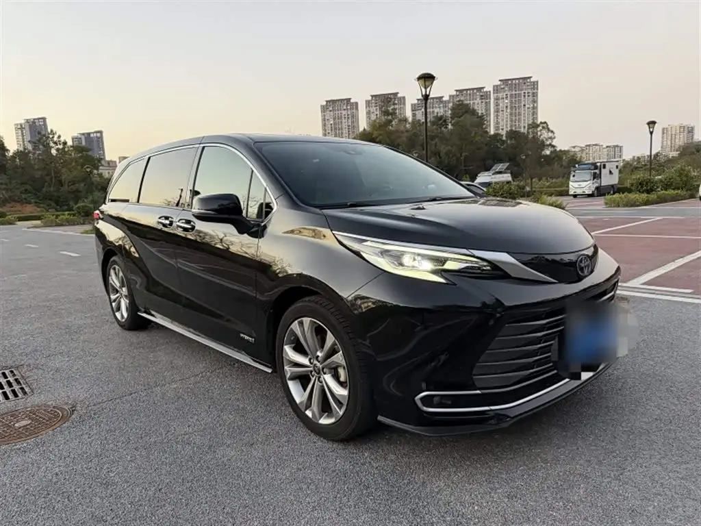 Toyota Sienna 2023 — Photo 15/20
