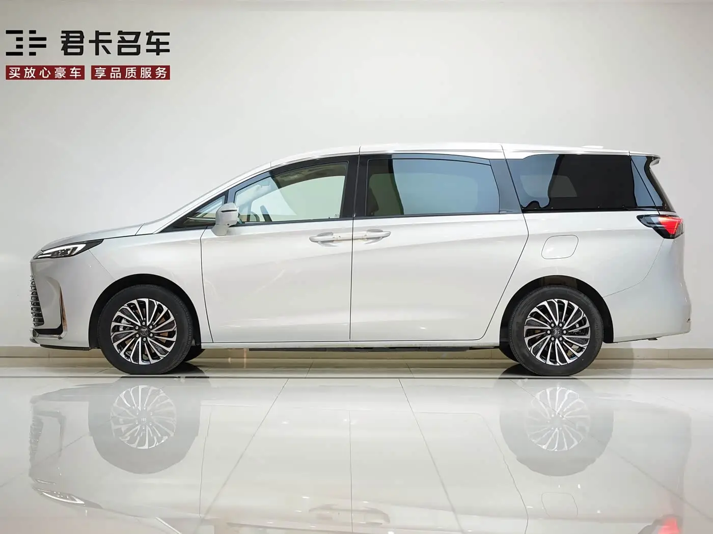 Buick GL8 New Energy 2025 — Фото 4/18