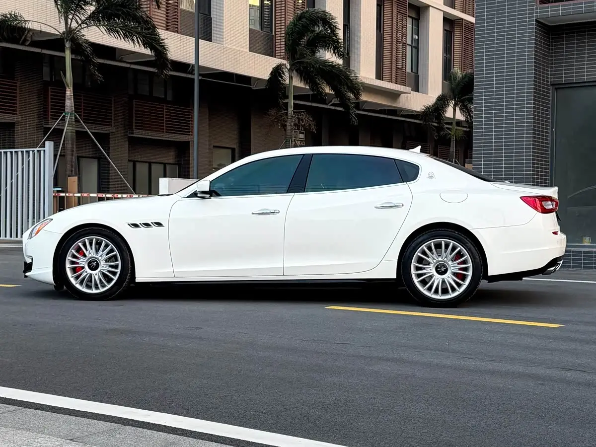 Maserati Quattroporte 2015 — Şəkil 7/20