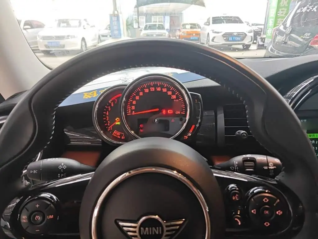 MINI MINI 2019 — Photo 4/20
