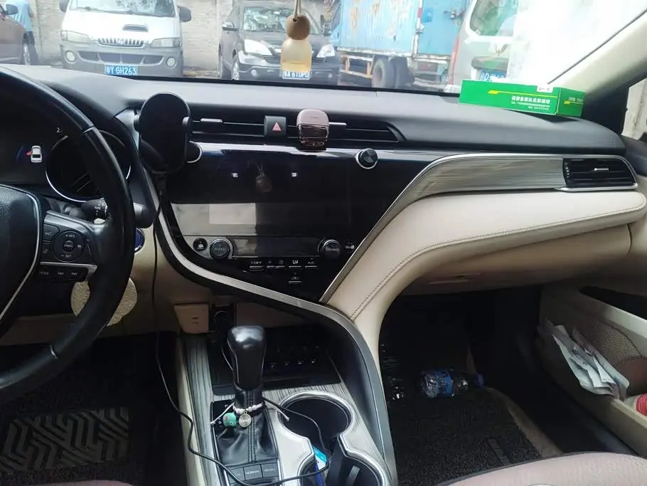 Toyota Camry 2019 — Şəkil 12/15