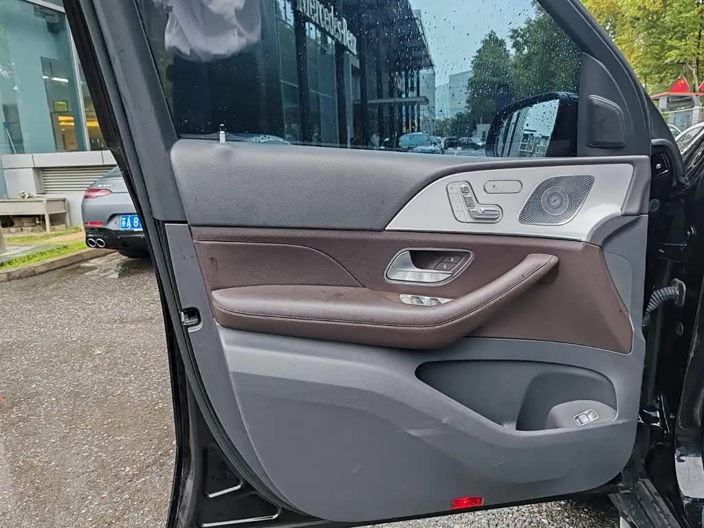 Mercedes-Benz GLE 2020 — Photo 12/17