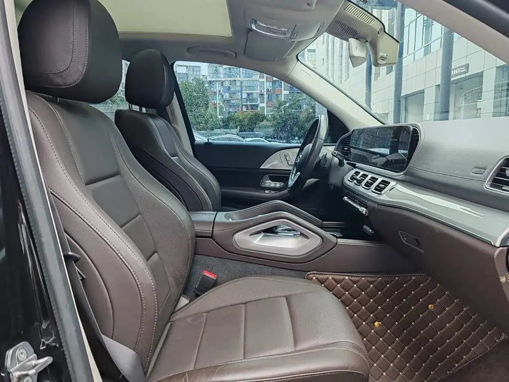 Mercedes-Benz GLE 2020 — Photo 9/17