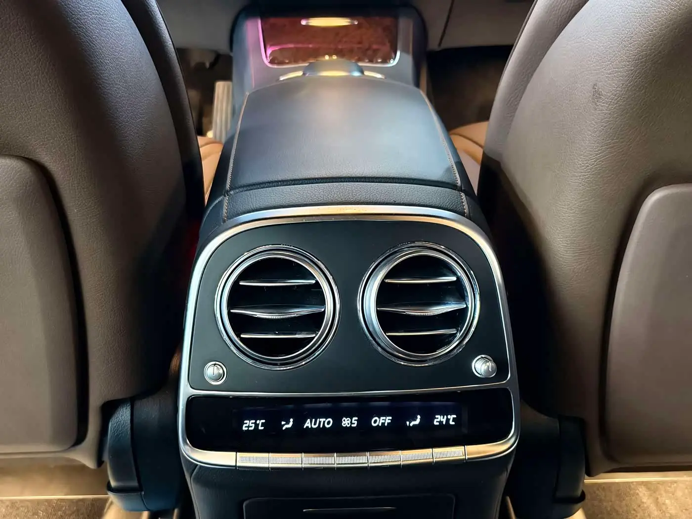 Mercedes-Benz S-Class 2019 — Photo 11/20