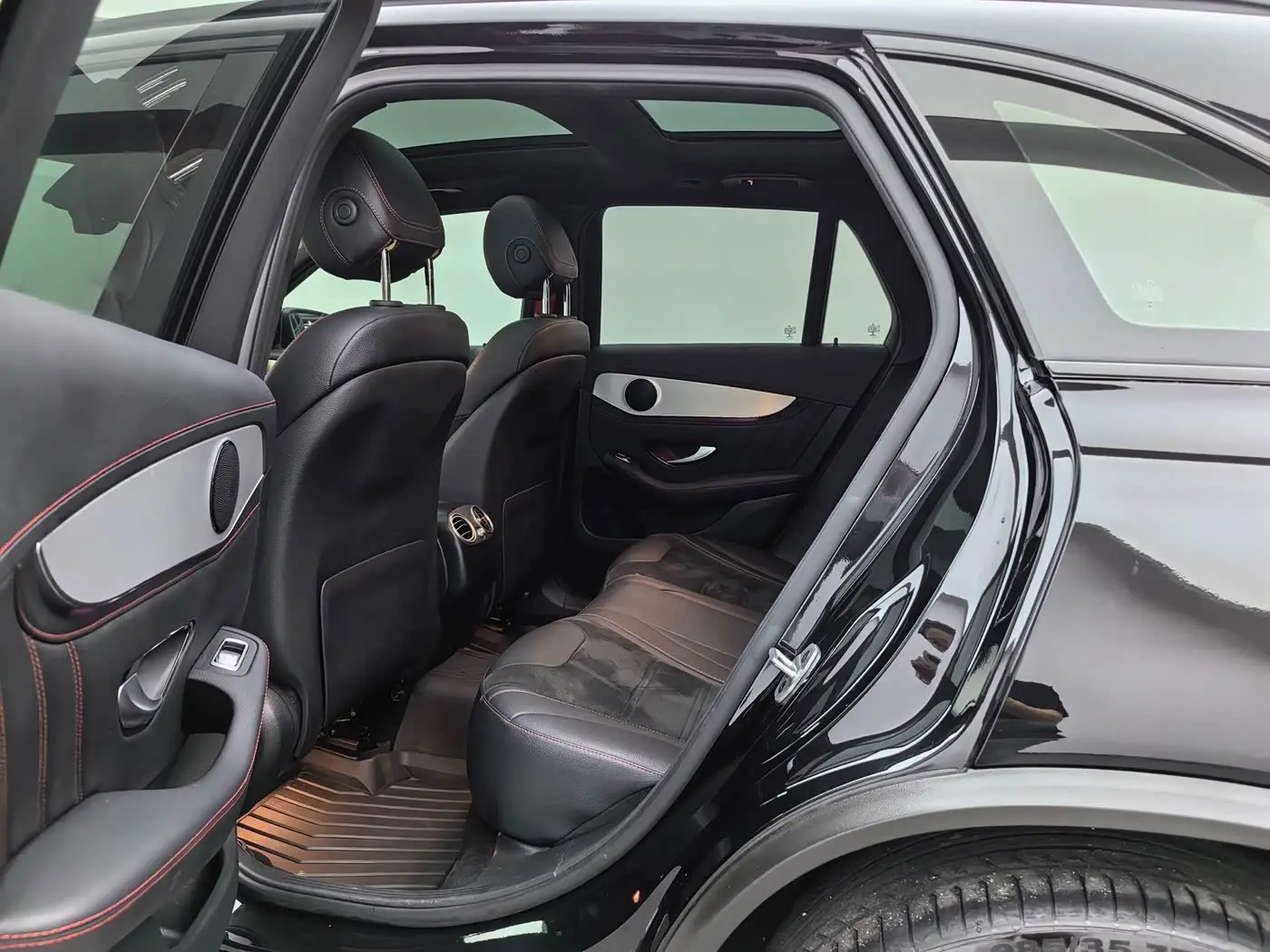 Mercedes-Benz GLC AMG 2022 — Фото 14/20