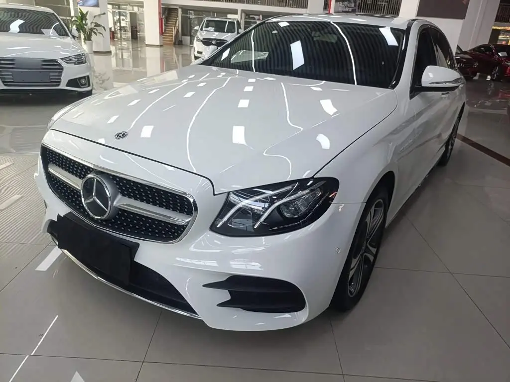 Mercedes-Benz E-Class 2018 — Фото 1/20