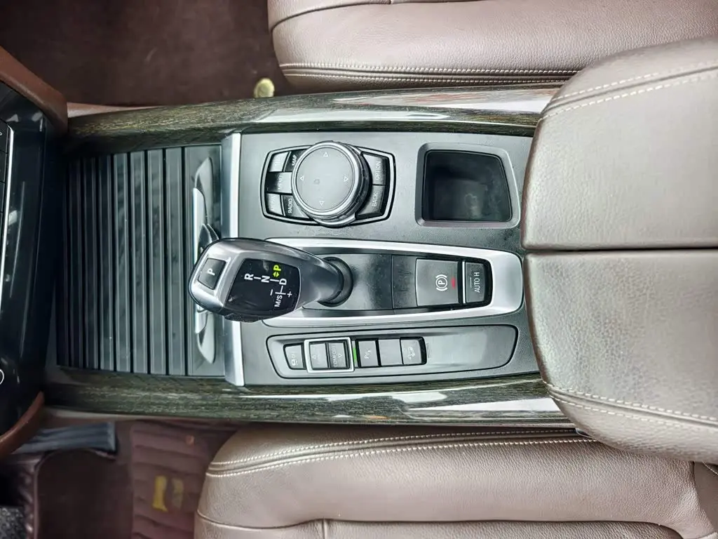 BMW X5 2016 — Photo 7/20