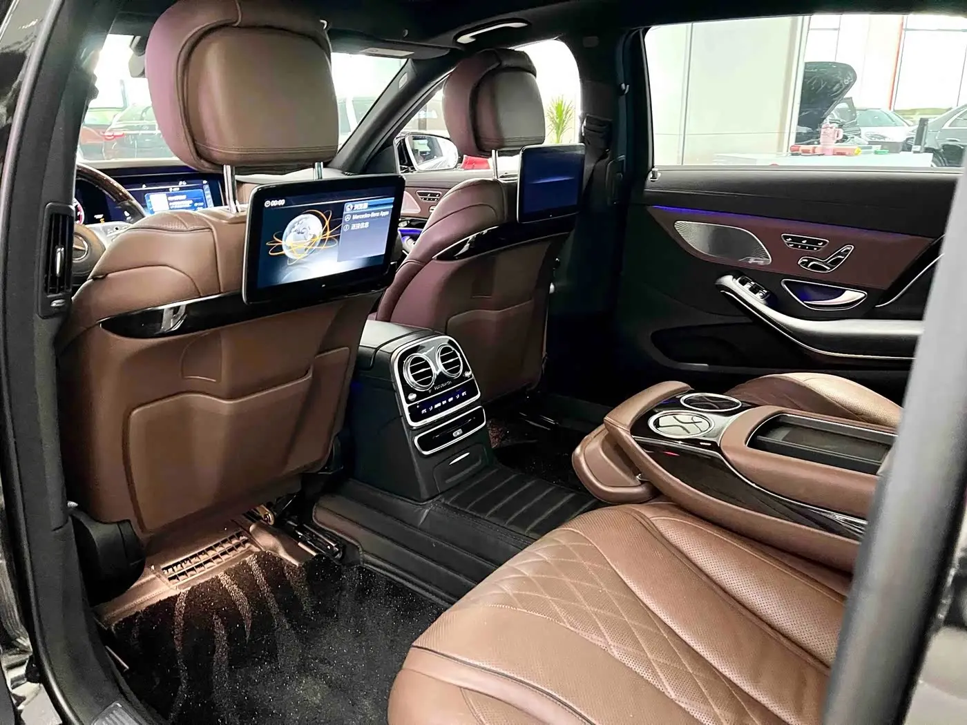 Mercedes-Benz Maybach S-Class 2020 — Photo 9/11