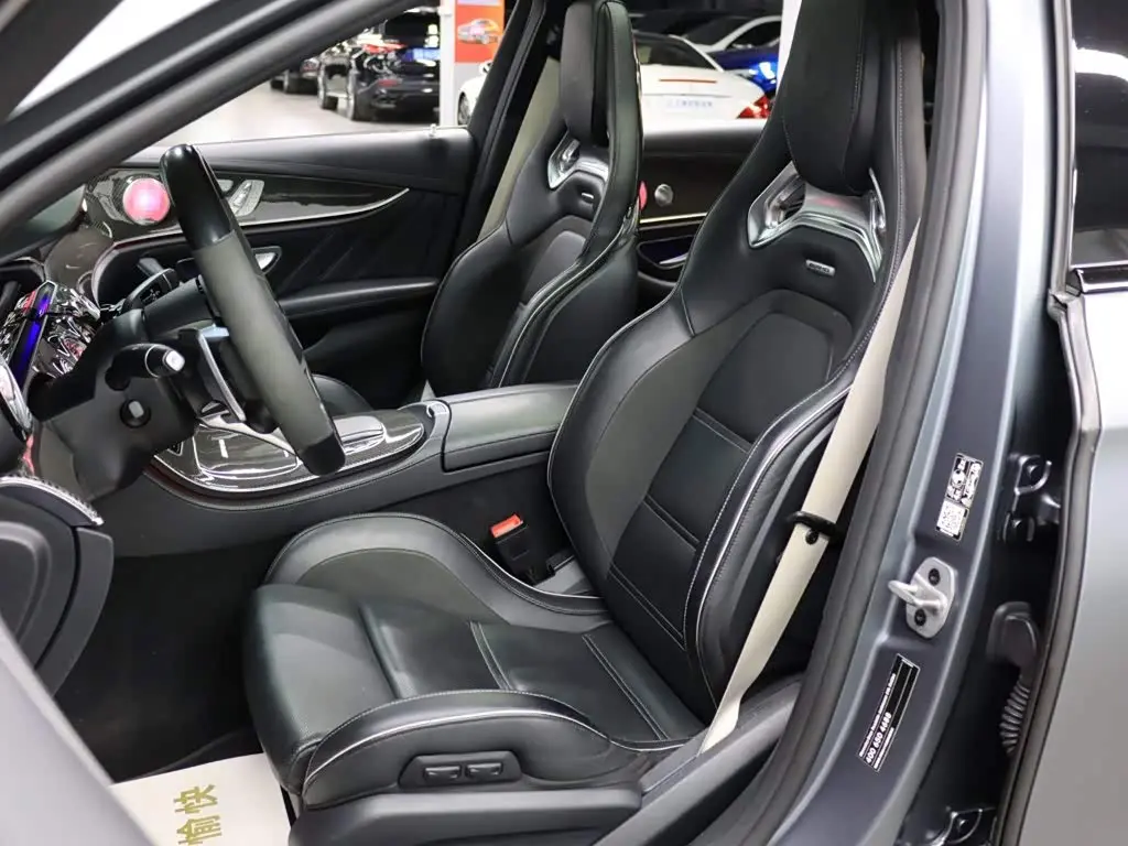 Mercedes-Benz E-Class AMG 2021 — Фото 10/20