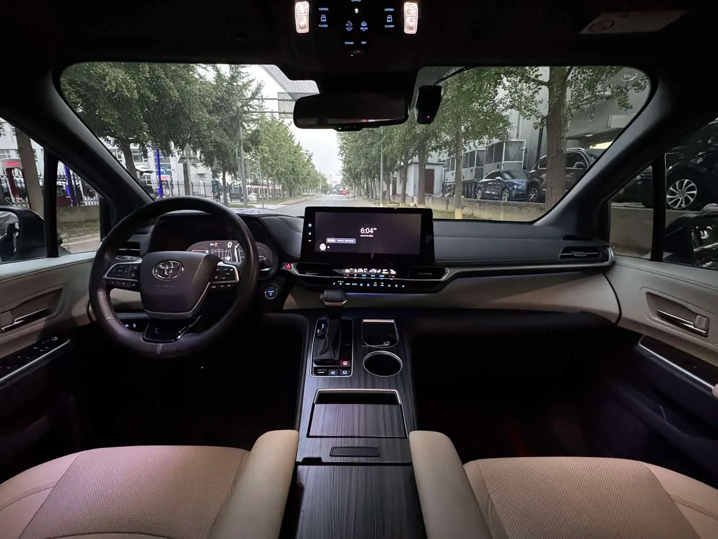 Toyota Sienna 2022 — Photo 13/20