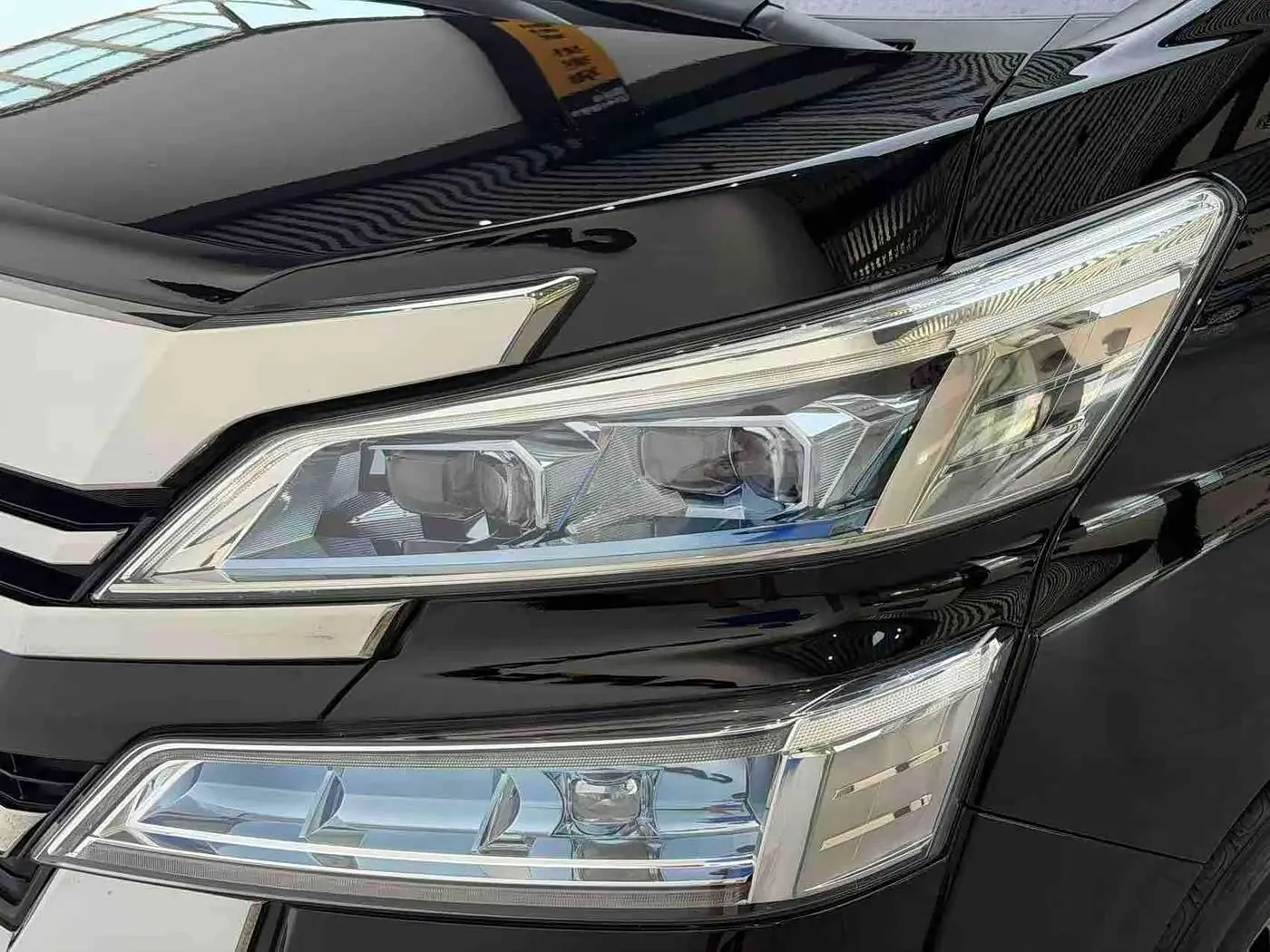 Toyota Vellfire 2021 — Фото 6/12