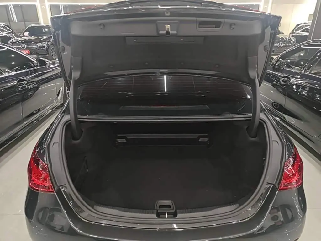 Mercedes-Benz C-Class 2023 — Фото 19/20