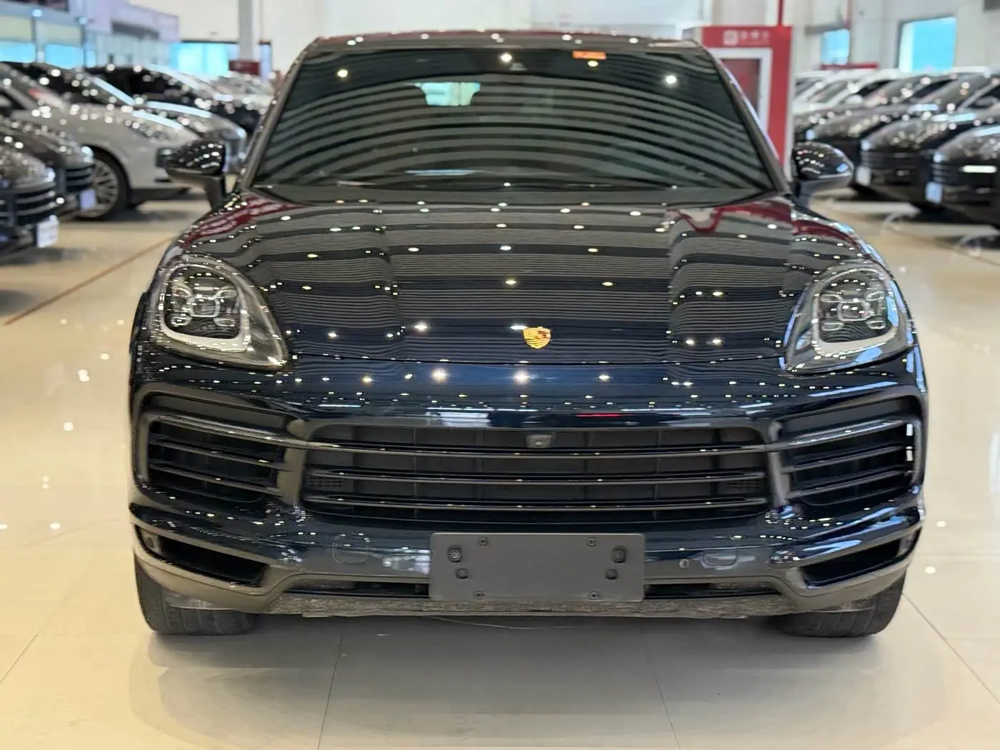Porsche Cayenne 2021 — Фото 2/10
