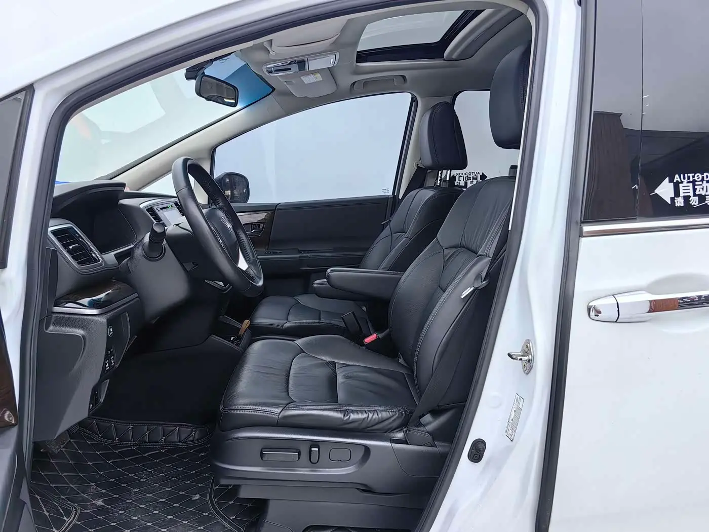 Honda Odyssey 2018 — Photo 4/16