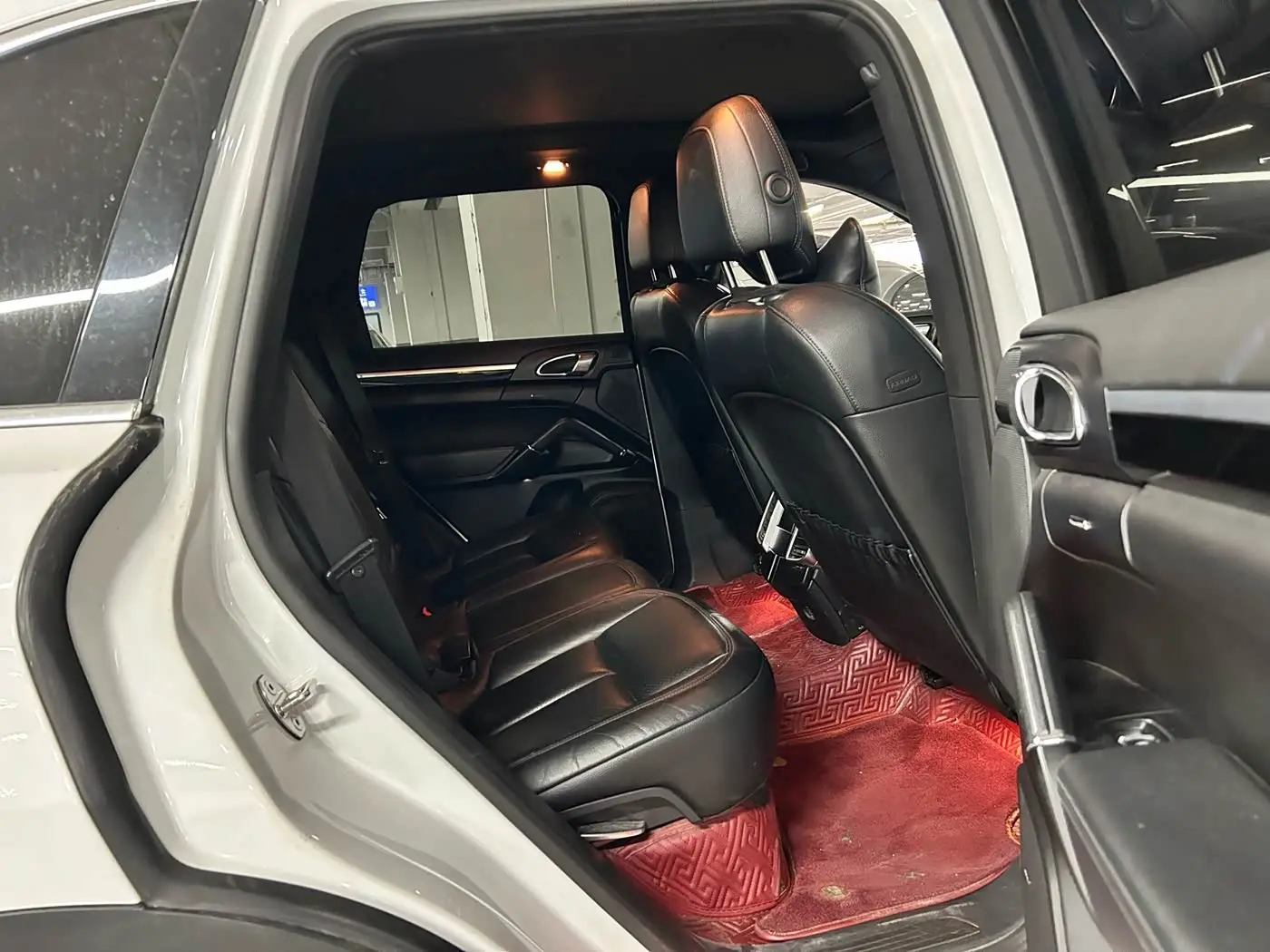Porsche Cayenne New Energy 2017 — Photo 16/17