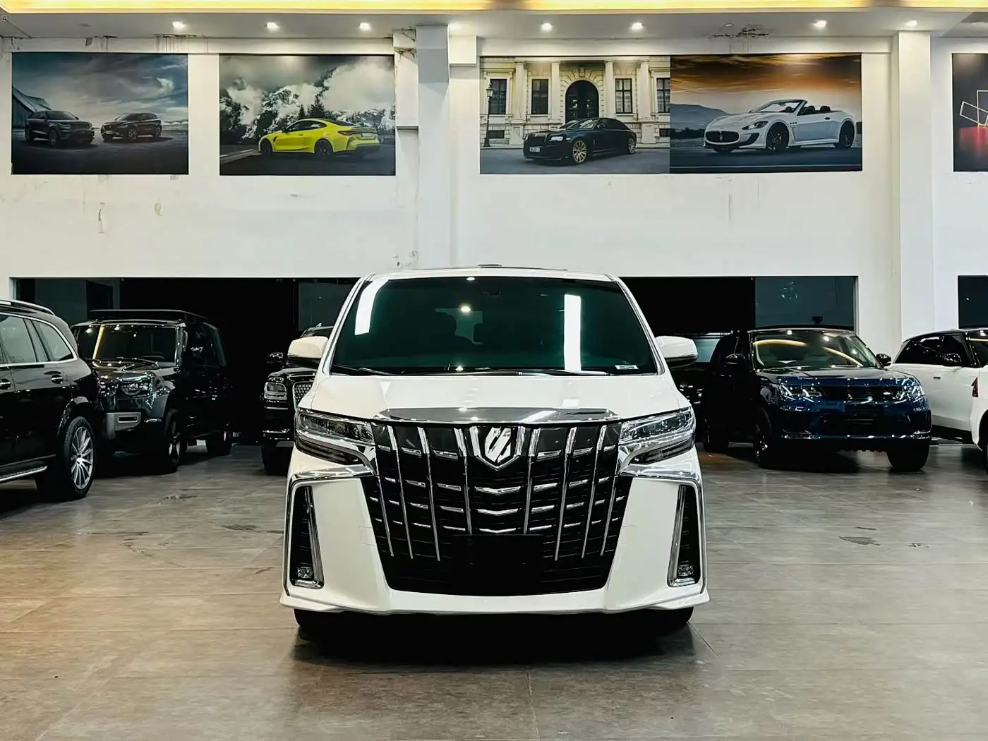 Toyota Alphard 2018 — Photo 2/9