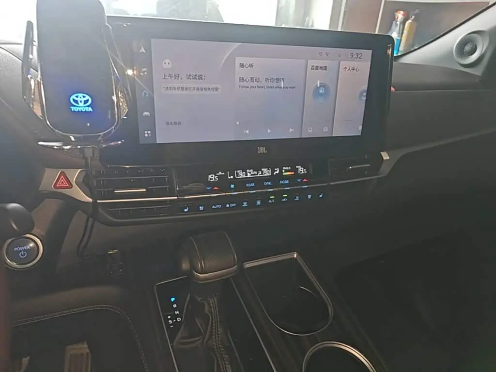 Toyota Sienna 2022 — Photo 13/20