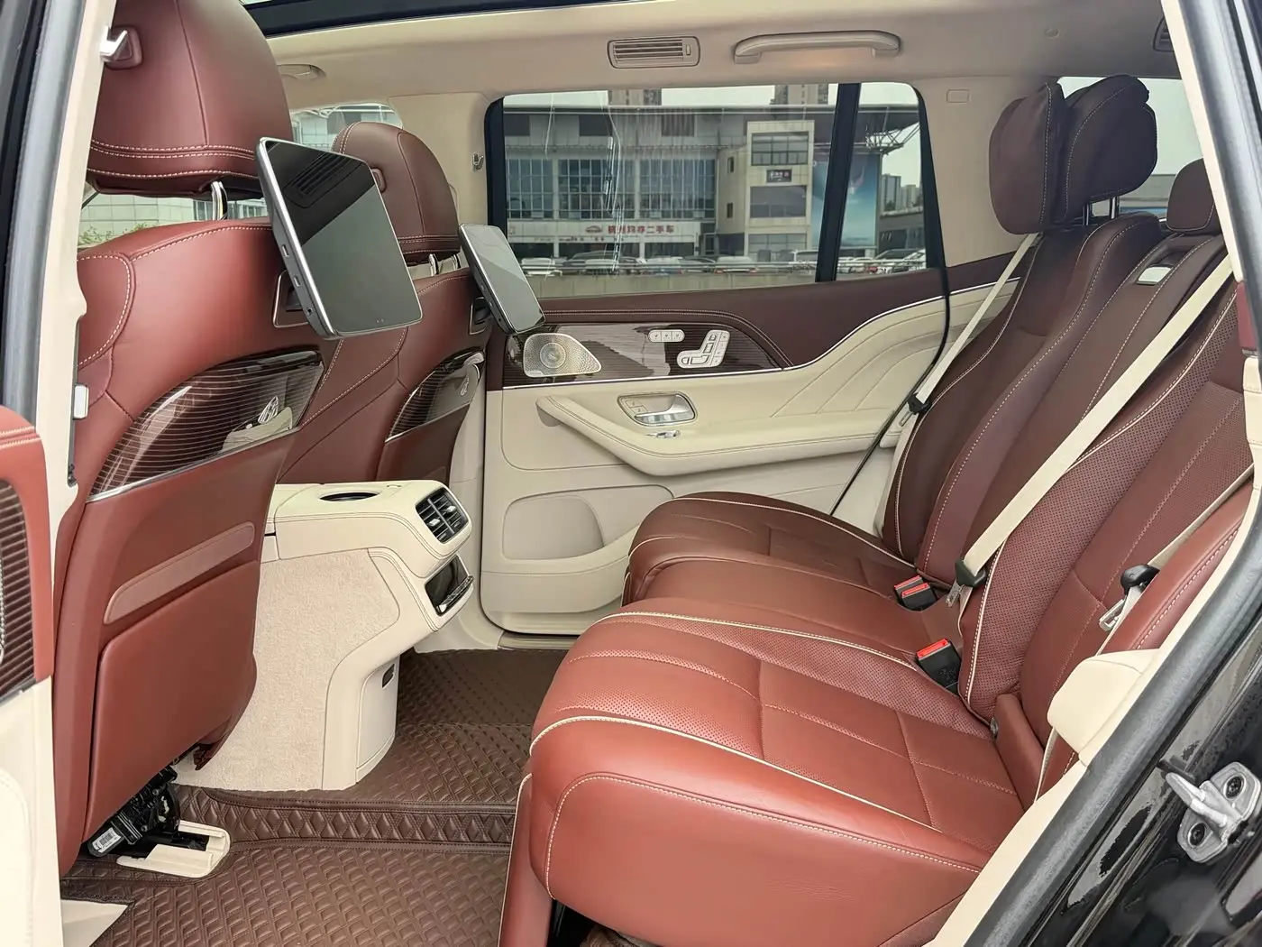 Mercedes-Benz Maybach GLS 2022 — Фото 17/20