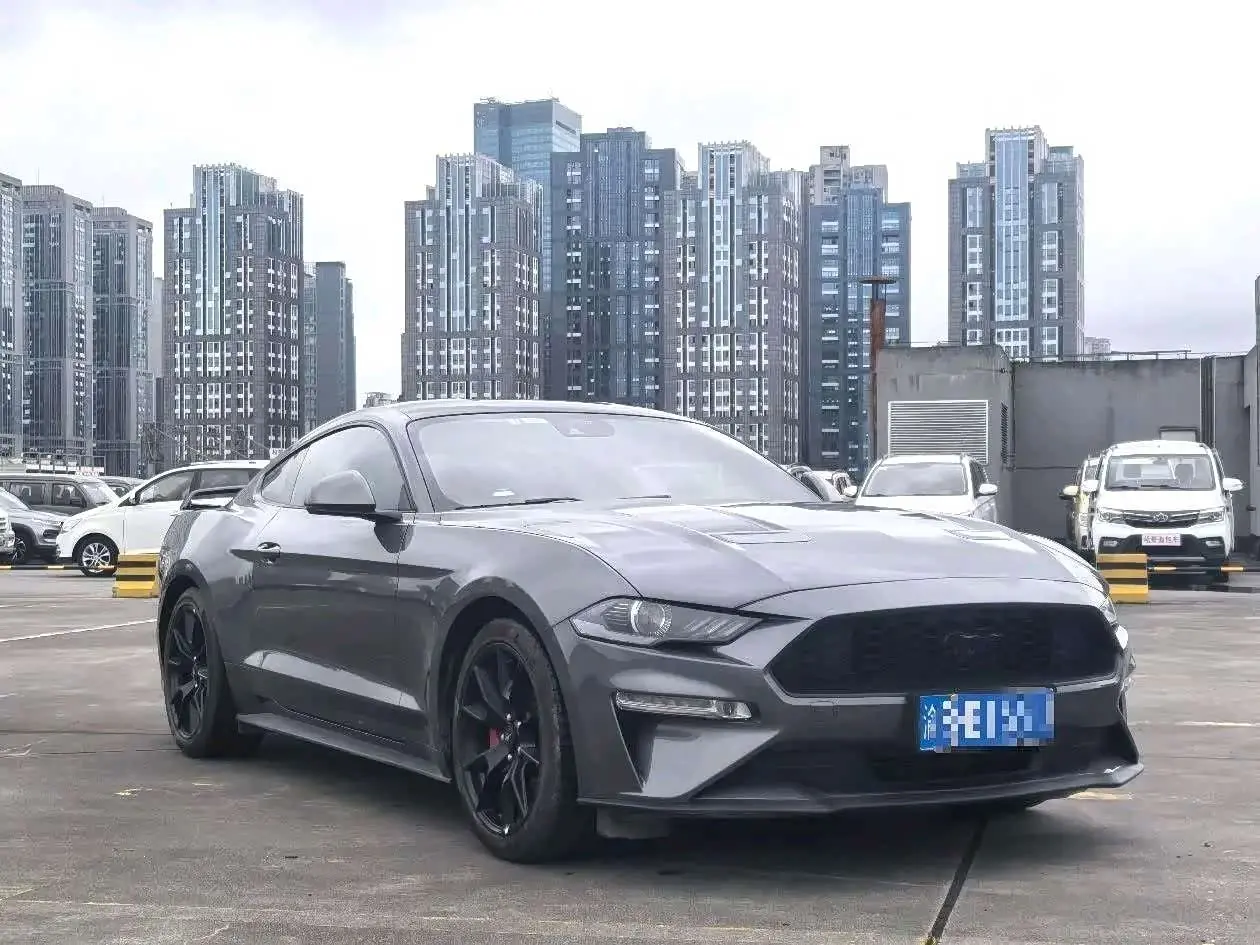 Ford Mustang 2023 — ფოტო 2/9