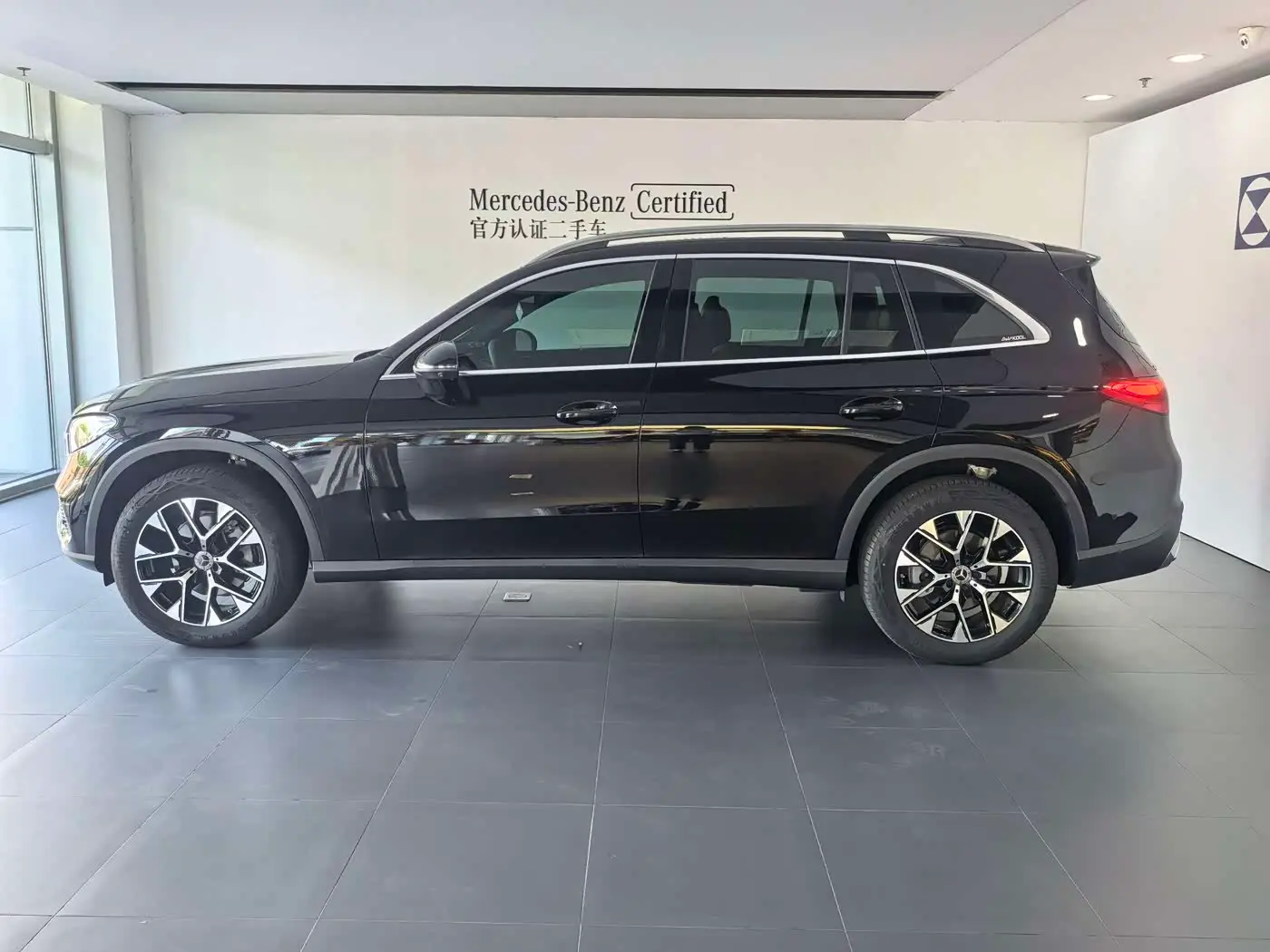 Mercedes-Benz GLC 2025 — Фото 2/18