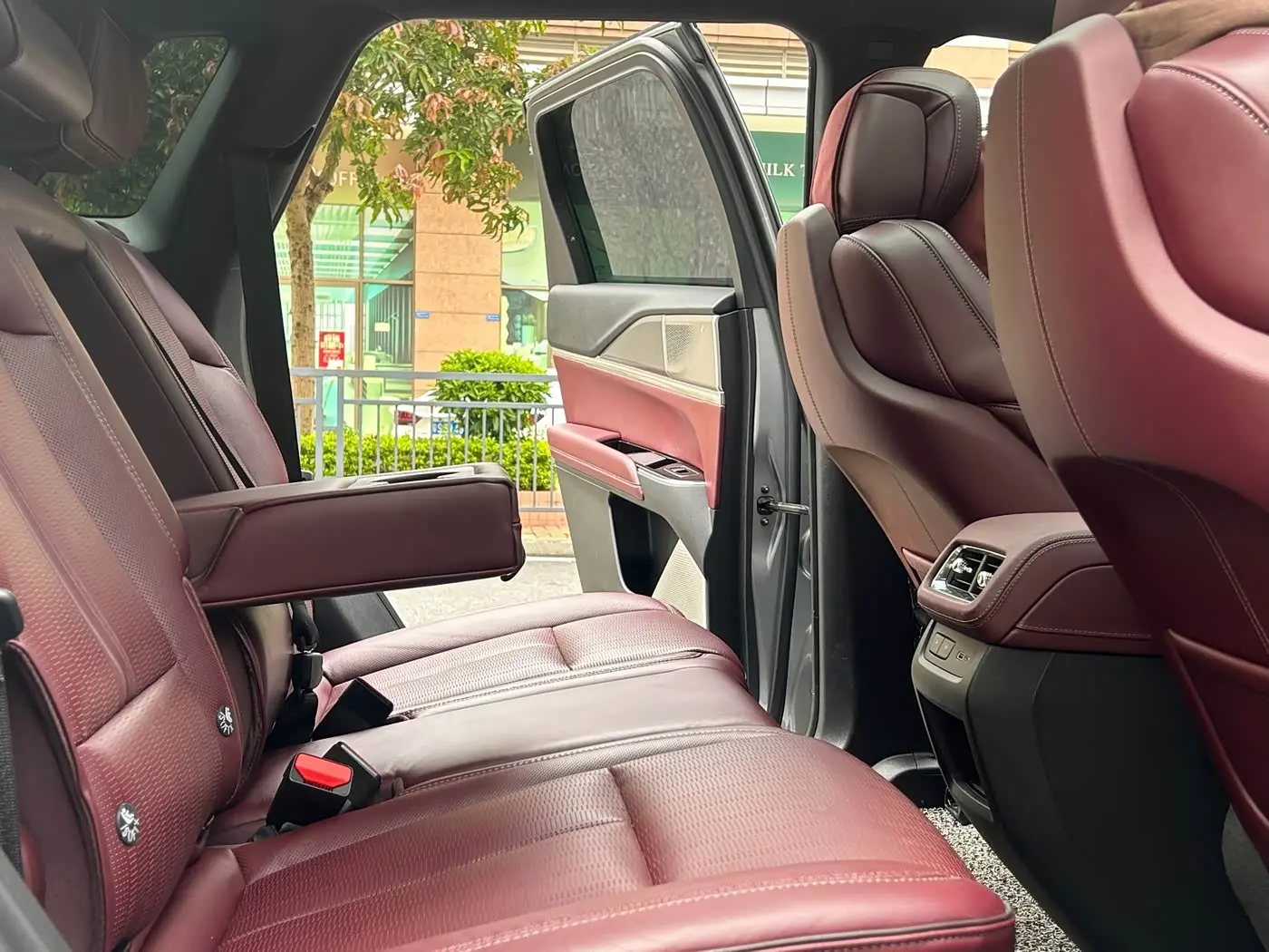 Cadillac XT5 2025 — Фото 17/20
