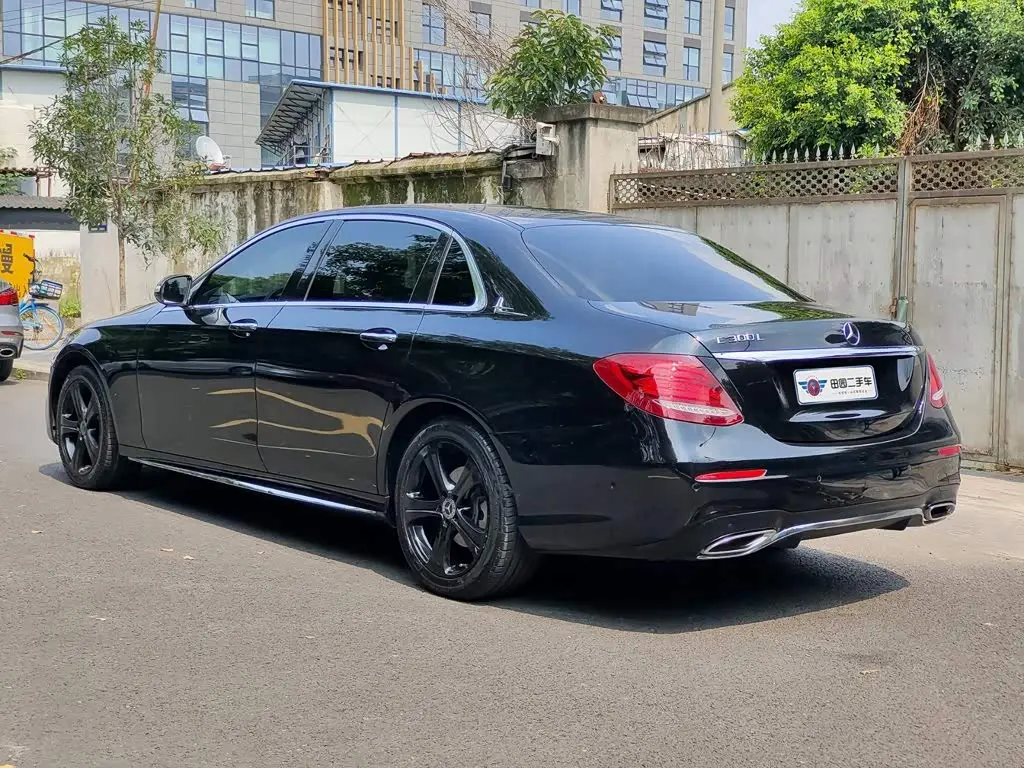 Mercedes-Benz E-Class 2020 — Фото 4/11