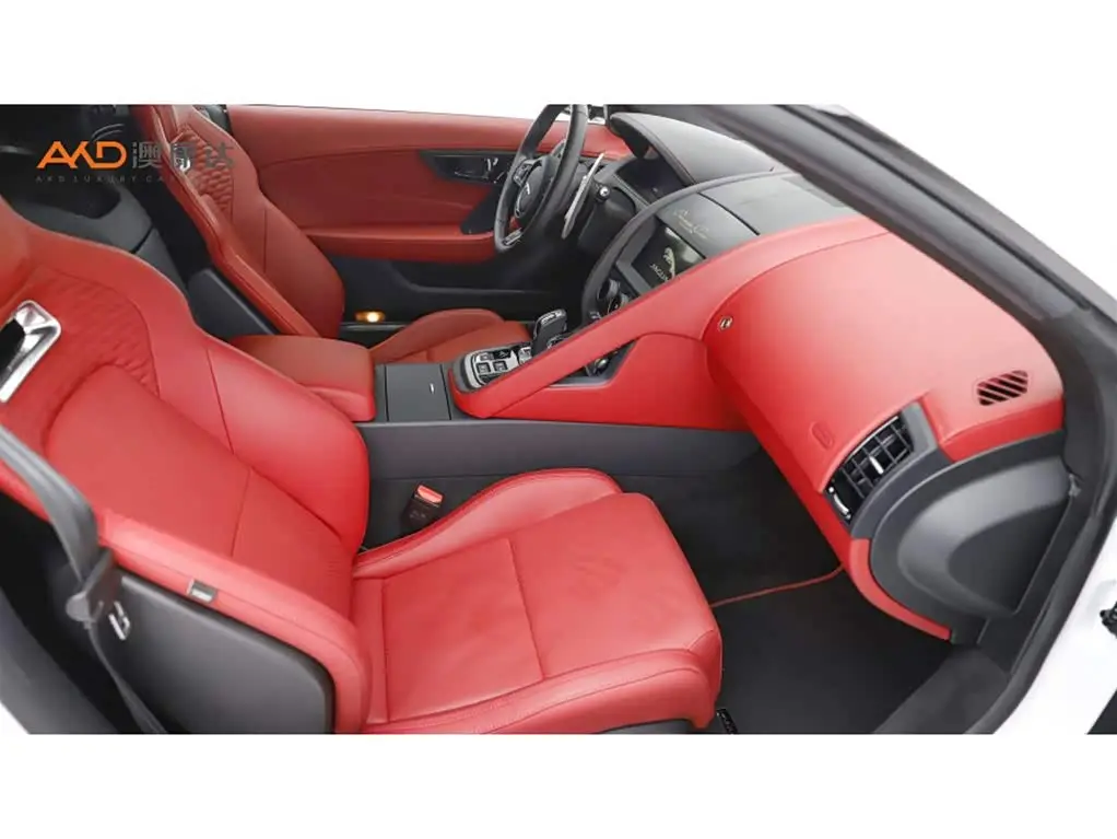 Jaguar F-TYPE 2024 — Photo 8/10