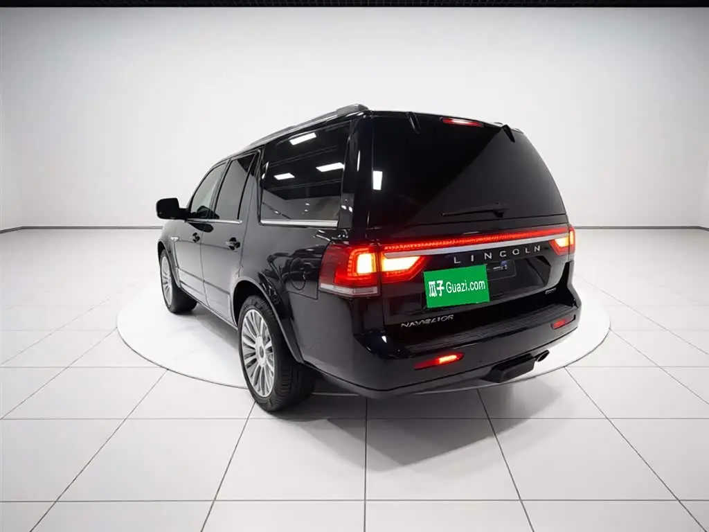 Lincoln Navigator 2016 — Şəkil 5/20