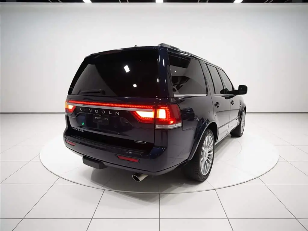 Lincoln Navigator 2016 — Şəkil 7/20