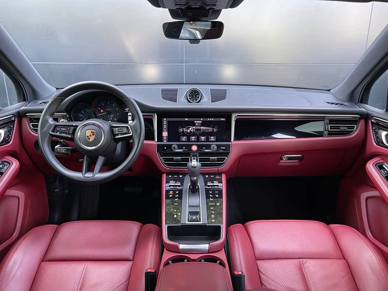 Porsche Macan 2023 — Фото 14/17