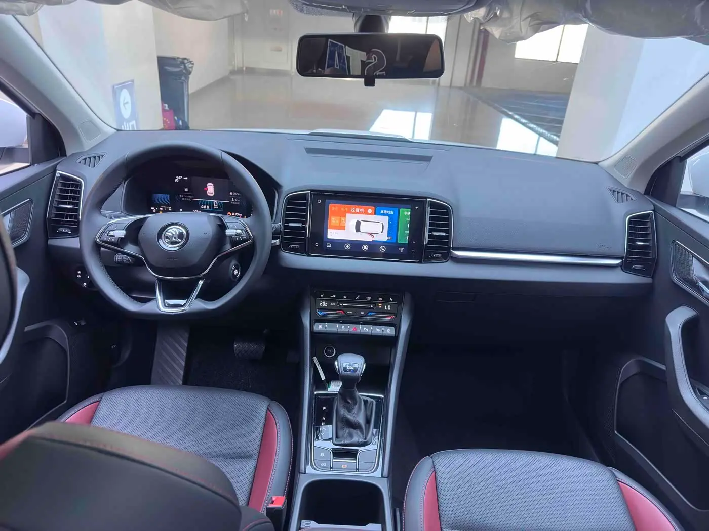 Škoda Karoq 2026 — Photo 17/20