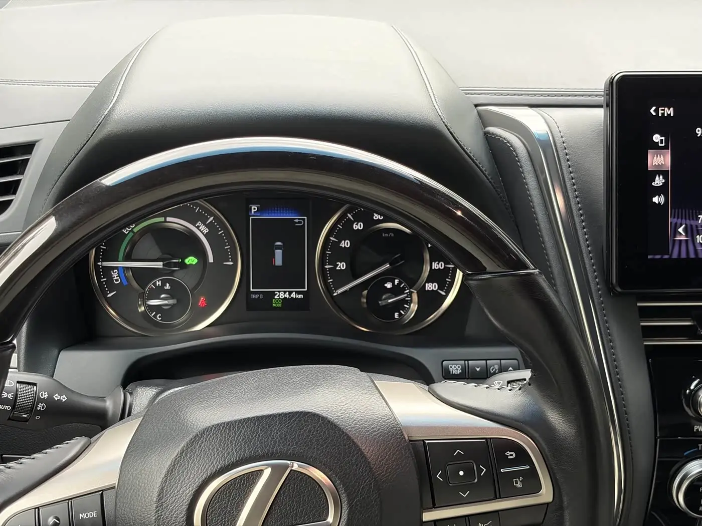 Lexus LM 2021 — Photo 20/20