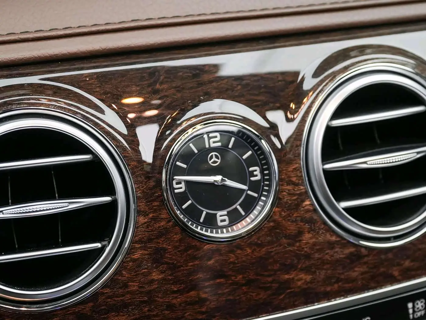Mercedes-Benz S-Class 2020 — Photo 15/17