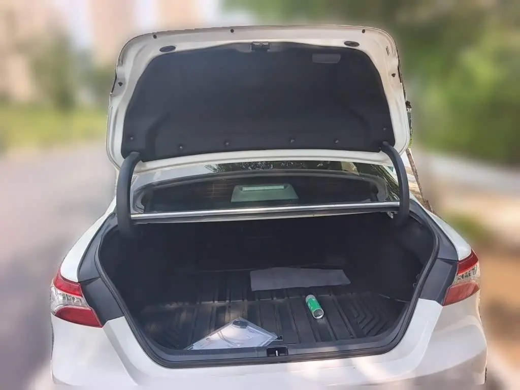 Toyota Camry 2021 — Photo 10/20