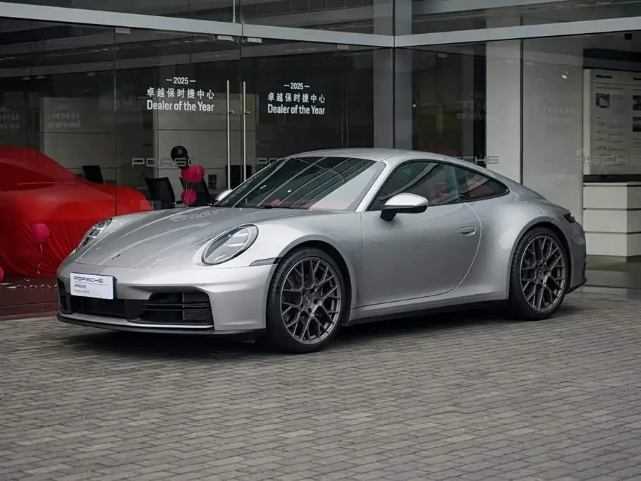 Porsche 911, 2025