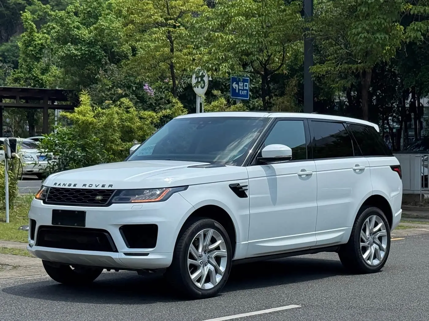 Land Rover Range Rover Sport 2018 — Фото 1/20