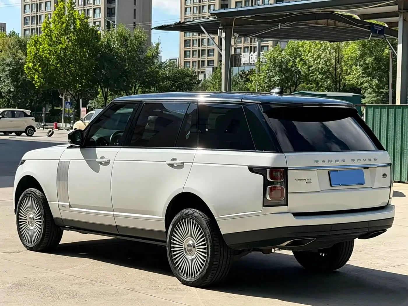 Land Rover Range Rover 2020 — Photo 4/19