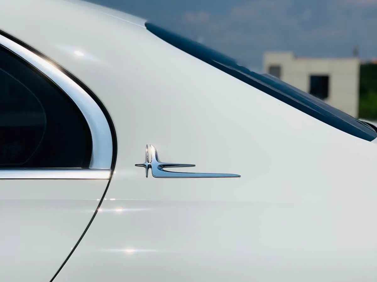 Mercedes-Benz C-Class 2024 — Photo 12/20