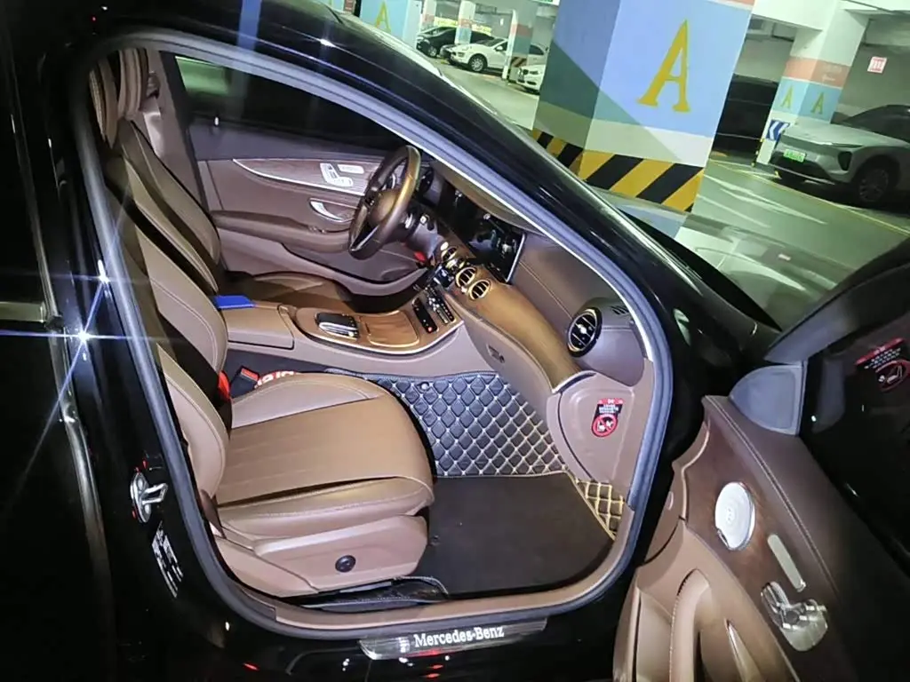 Mercedes-Benz E-Class 2023 — Фото 13/13