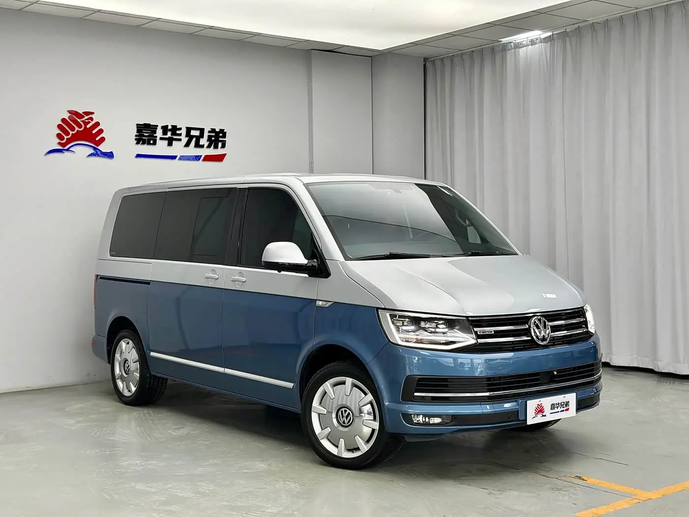 Volkswagen Multivan 2018 — ფოტო 5/20