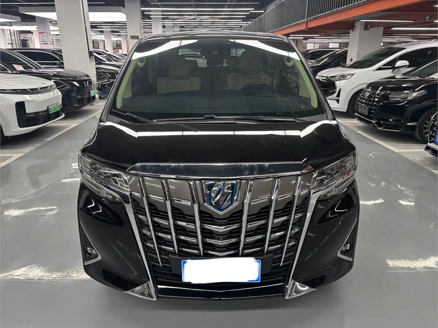 Toyota Alphard 2019 — Фото 2/17