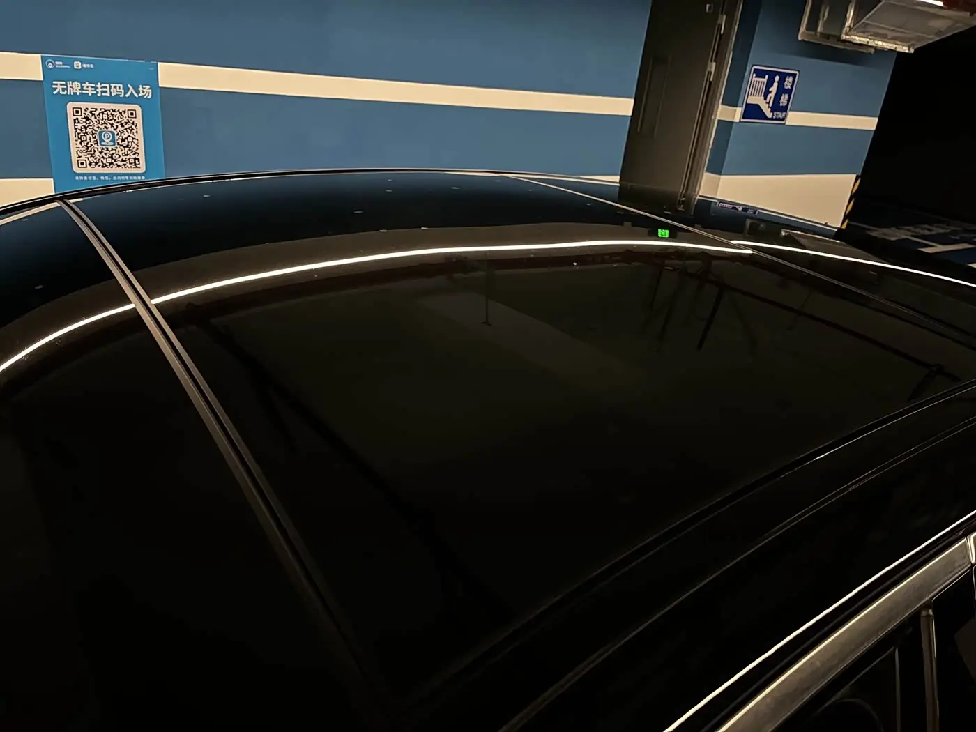 Mercedes-Benz E-Class 2023 — Photo 8/18