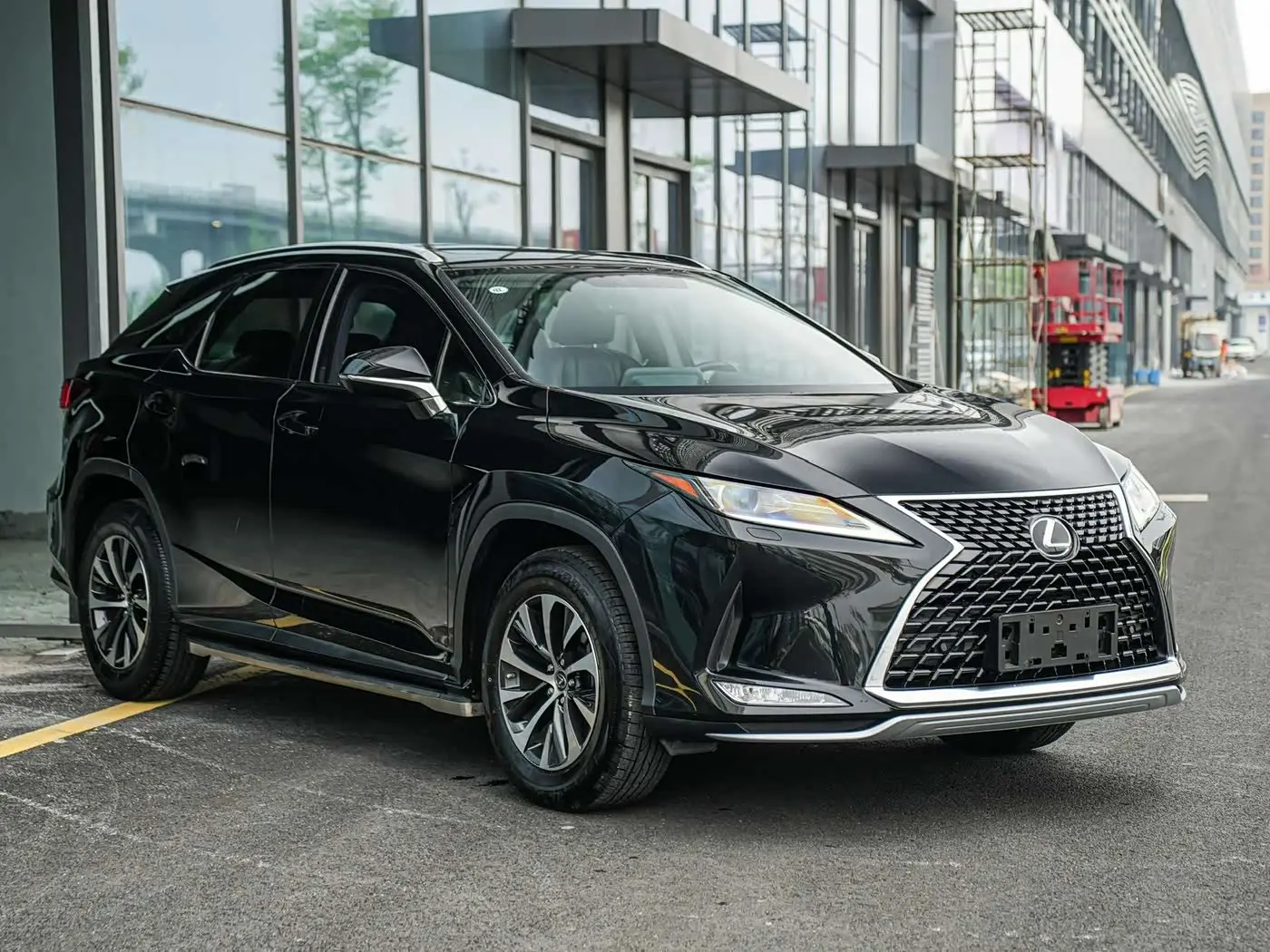 Lexus RX 2020 — Фото 3/20