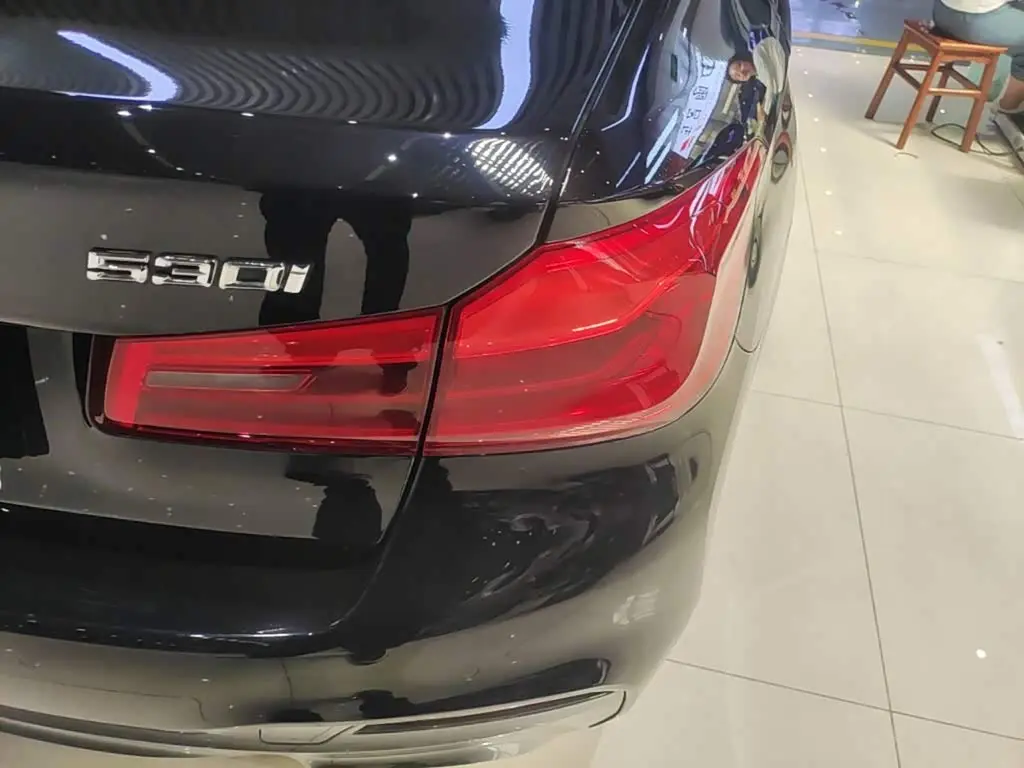 BMW 5 Series 2020 — Photo 8/20