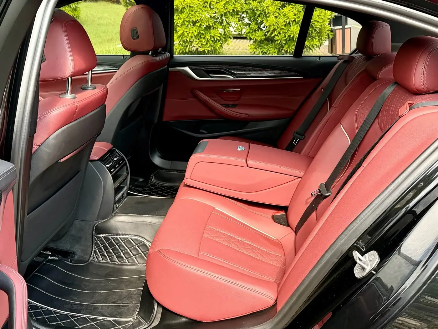 BMW 5 Series 2023 — Photo 14/20