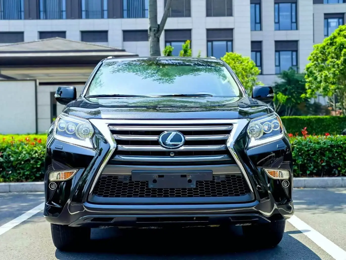 Lexus GX 2015 — Photo 2/11