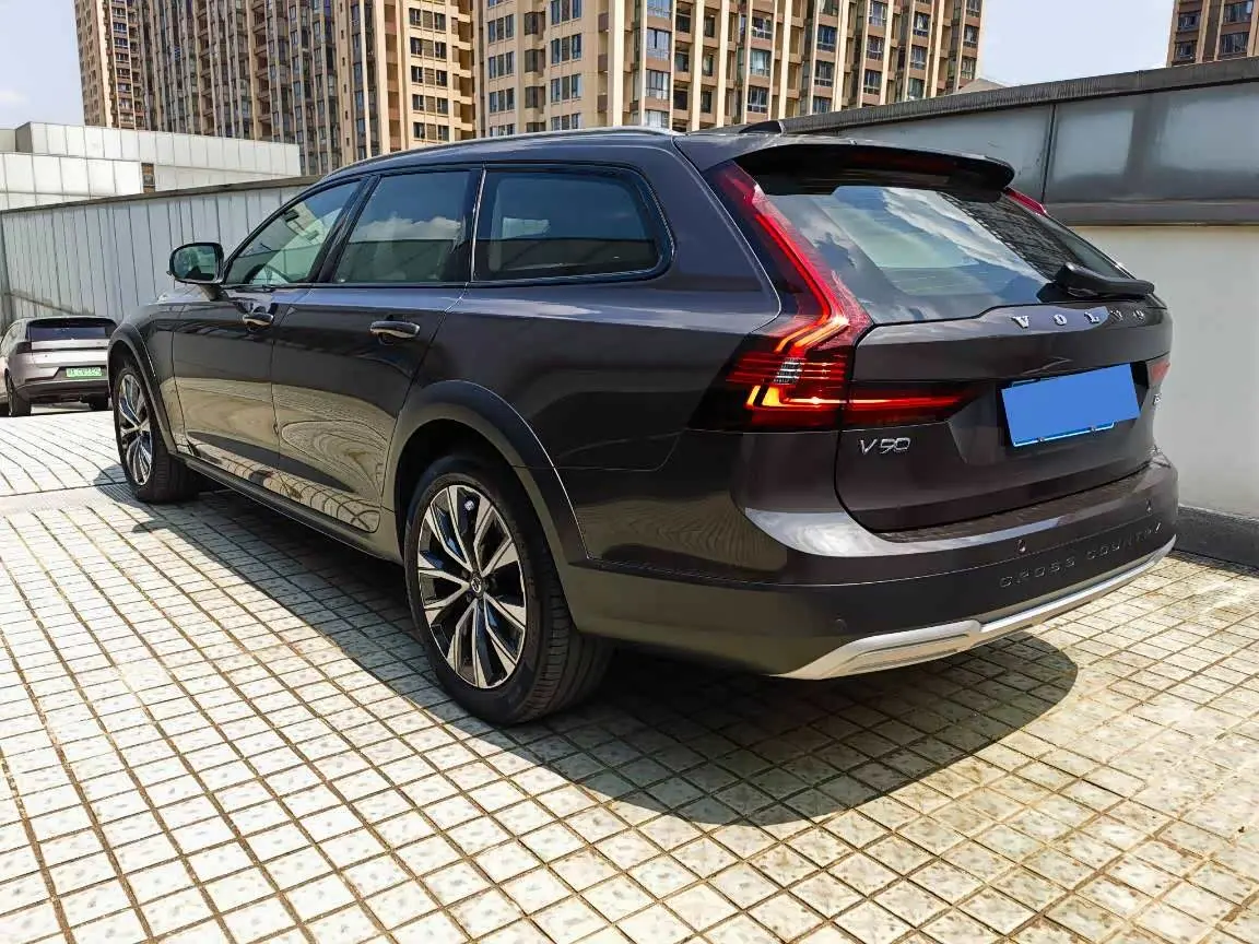 Volvo V90 2023 — Photo 3/16