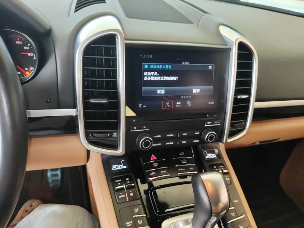 Porsche Cayenne 2018 — Photo 13/20